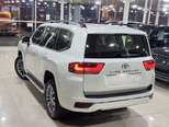 Toyota Land Cruiser-6