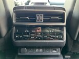 Lexus LX 500d-12