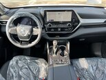 Toyota Highlander-13