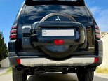 Mitsubishi Pajero-8