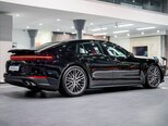 Porsche Panamera-4