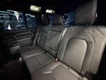 Land Rover Defender-7