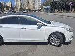 Hyundai Sonata-14