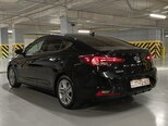 Hyundai Elantra-6