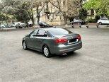 Volkswagen Jetta-13
