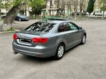 Volkswagen Jetta-11
