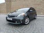 Toyota Prius V-3