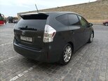Toyota Prius V-7