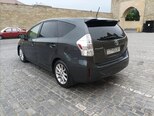 Toyota Prius V-8