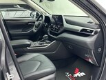 Toyota Highlander-12