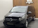 Mercedes V 220-2