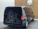 Mercedes V 220-7