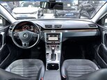 Volkswagen Passat-8