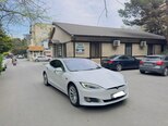 Tesla Model S-3