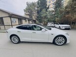 Tesla Model S-8