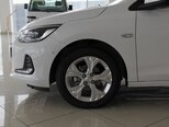 Chevrolet Onix-13