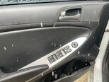 Hyundai Accent-11