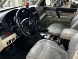 Mitsubishi Pajero-11