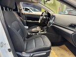 Hyundai Elantra-11