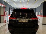 Toyota Fortuner-12