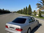Mercedes E 220 d-6
