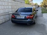 Mercedes E 220 d-3