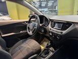 Hyundai Accent-15