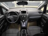 Opel Zafira-10