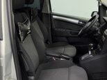 Opel Zafira-12