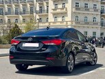 Hyundai Elantra-4