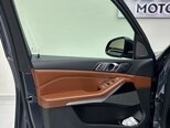 BMW X7-8