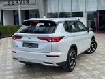 Mitsubishi Outlander-5