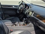 Volkswagen Touareg-5