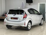 Toyota Aqua-8