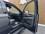 Cadillac Escalade-17