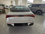 Kia K5-4