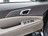 Kia Carnival-12