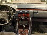 Mercedes E 220 d-15