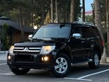 Mitsubishi Pajero-6