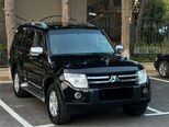 Mitsubishi Pajero-4