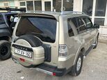 Mitsubishi Pajero-2