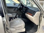 Mitsubishi Pajero-5