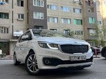 Kia Carnival-1