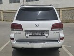 Lexus LX 570-19