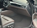 BMW 530e-10