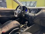 Hyundai Accent-15