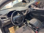 Hyundai Accent-17