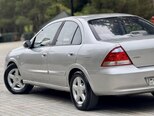 Nissan Sunny-11