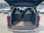 Kia Carnival-13