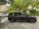 Kia Carnival-13